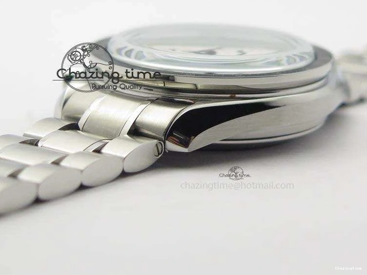 1223 Efficient Speedmaster JHF SS Snoopy Award 45th Anniversary White dial On SS Bracelet 8239